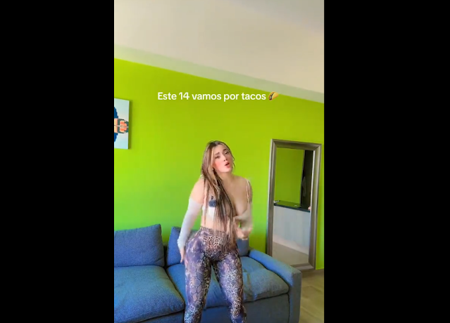 Ashley saluda a sus seguidores a su manera